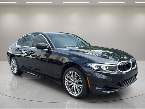 Used 2024 BMW 330i xDrive Sedan w/ Premium Package AWD/4WD image 4