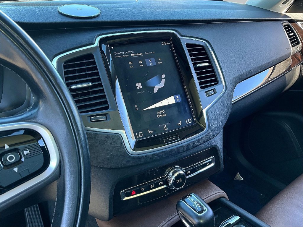 Used 2019 Volvo XC90 T6 Momentum AWD/4WD image 10
