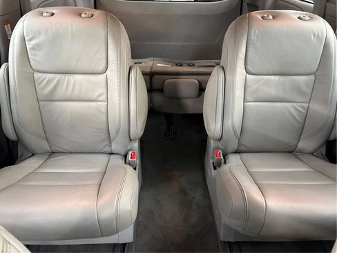 Used 2018 Toyota Sienna XLE w/ XLE Navigation Package AWD/4WD image 20