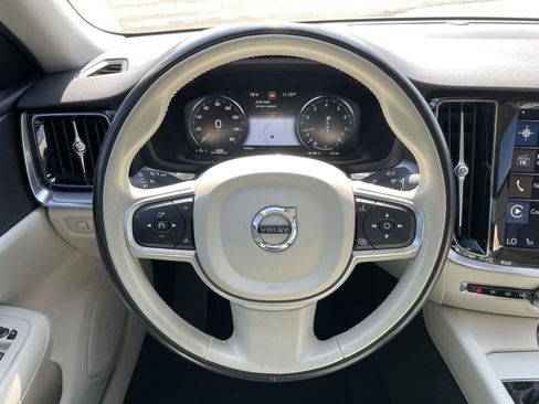 Used 2020 Volvo S60 T6 Momentum AWD/4WD image 15