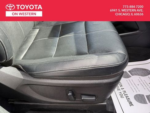 Used 2022 Kia Telluride EX w/ EX Premium Package image 25