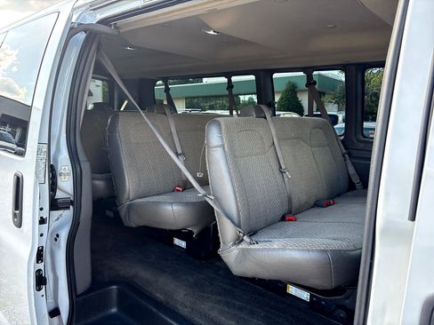 Used 2019 Chevrolet Express 3500 LT w/ LT Preferred Equipment Group image 22
