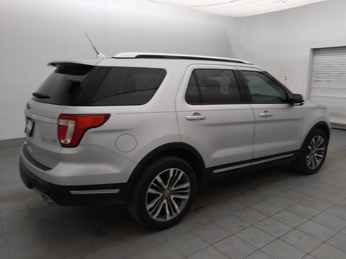 Used 2018 Ford Explorer Platinum AWD/4WD image 10