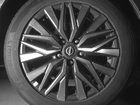 Used 2025 Nissan Altima 2.5 SV FWD image 15