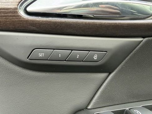 Used 2023 Buick Envision Avenir image 12