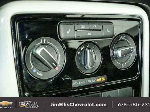 Used 2018 Volkswagen Beetle 2.0T S image 15