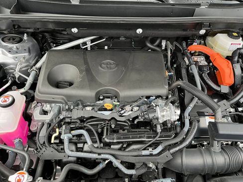 Used 2025 Toyota RAV4 LE image 31