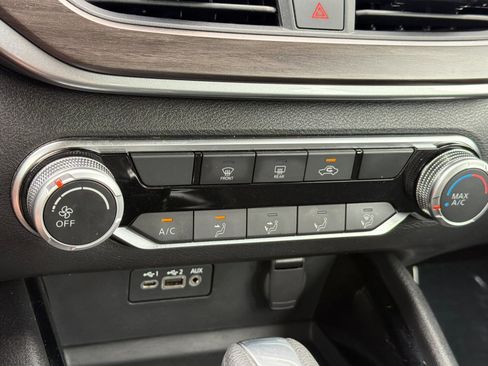 Used 2024 Nissan Altima 2.5 SV FWD image 19