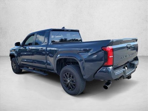 Used 2025 Toyota Tacoma SR5 AWD/4WD image 7