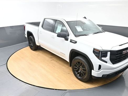 Used 2026 GMC Sierra 1500 Elevation AWD/4WD image 8
