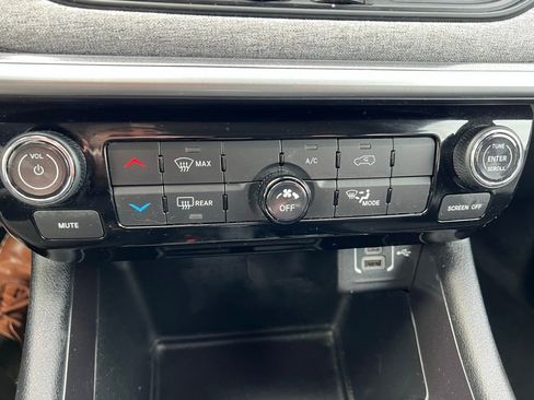 Used 2022 Jeep Compass Latitude image 33