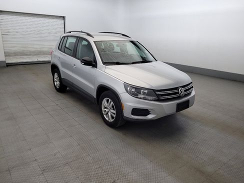Used 2015 Volkswagen Tiguan S image 13