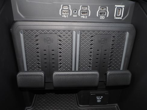 New 2025 RAM 2500 Limited image 30