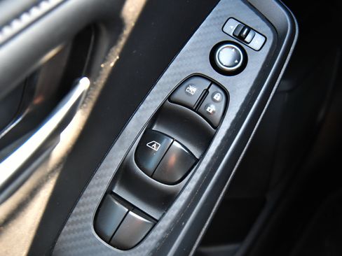 Used 2025 Nissan Sentra SV FWD image 29