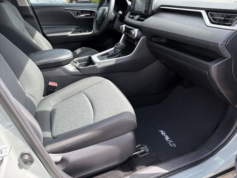 Used 2021 Toyota RAV4 XLE image 24
