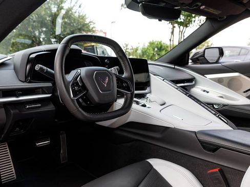 Used 2021 Chevrolet Corvette Stingray Preferred Cpe w/ Z51 Performance Package RWD image 21