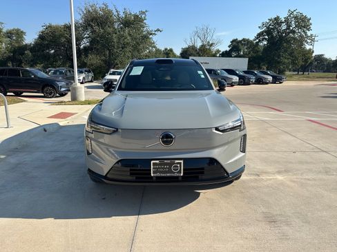 Certified 2025 Volvo EX90 Plus image 8