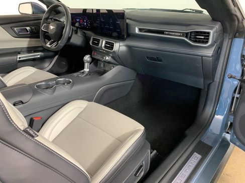 Used 2025 Ford Mustang GT Premium image 30