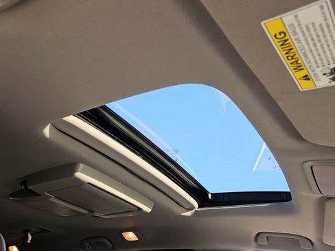 Used 2023 Honda Odyssey Elite image 21