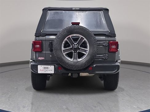Used 2019 Jeep Wrangler Unlimited Sahara image 7