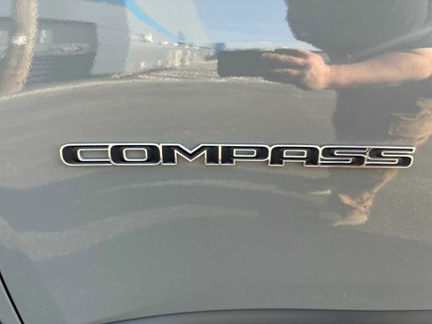 Used 2022 Jeep Compass Limited image 31