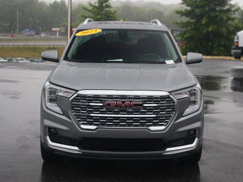 Used 2023 GMC Terrain Denali w/ Denali Premium Package AWD/4WD image 2
