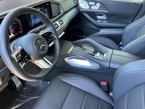 Certified 2025 Mercedes-Benz GLS 450 4MATIC image 4