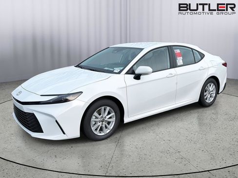 New 2026 Toyota Camry LE FWD image 1