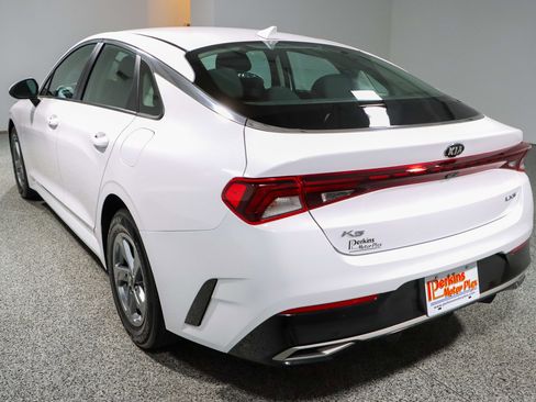Used 2021 Kia K5 LXS FWD image 9