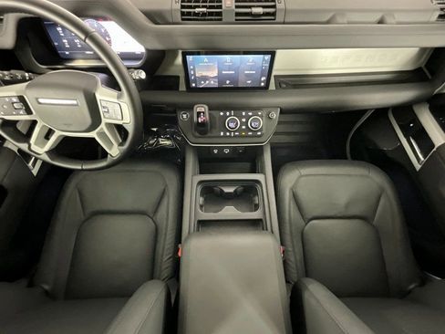 Used 2024 Land Rover Defender 110 S image 14