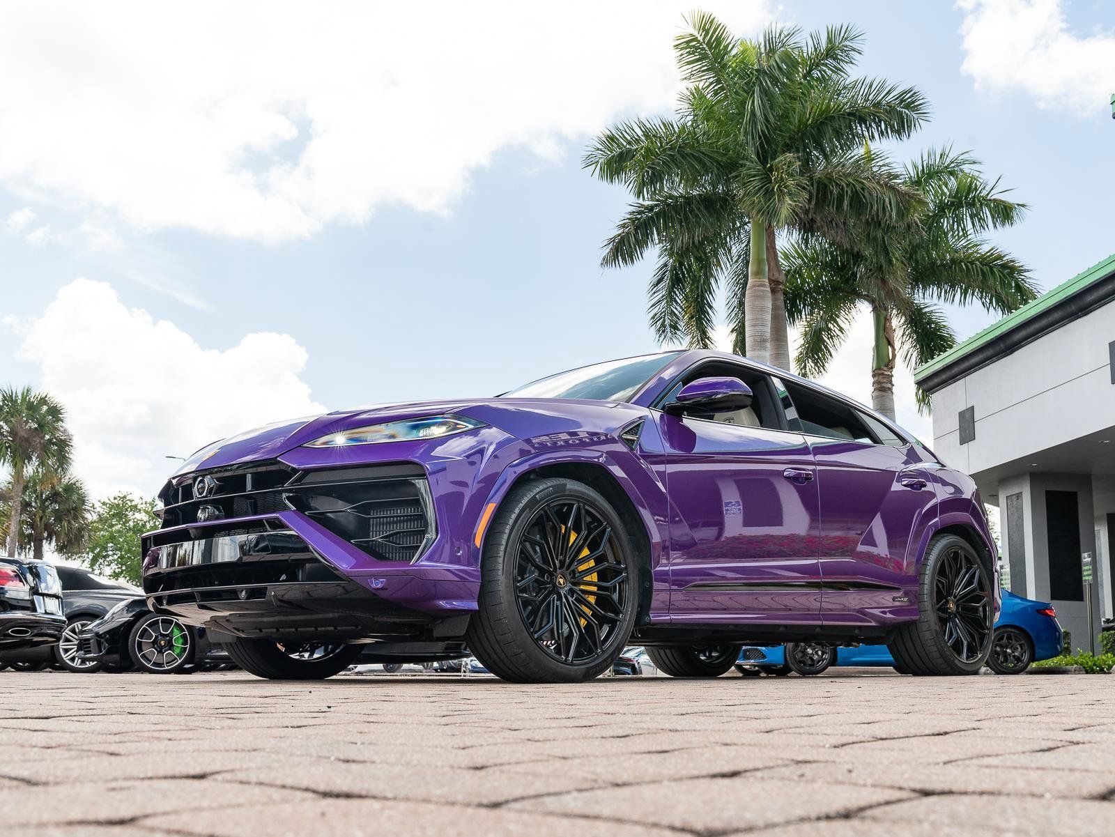 Used 2025 Lamborghini Urus SE AWD/4WD image 7