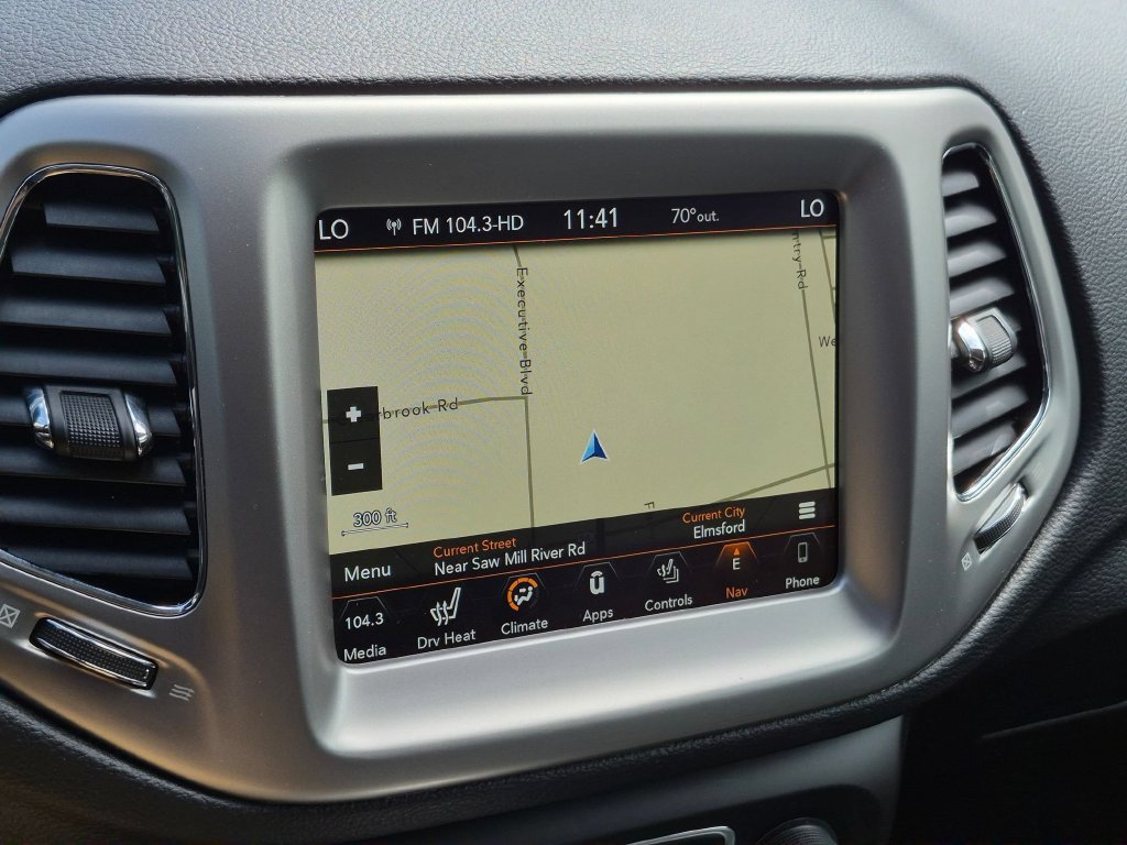 Used 2018 Jeep Compass Latitude w/ Popular Equipment Group AWD/4WD image 17