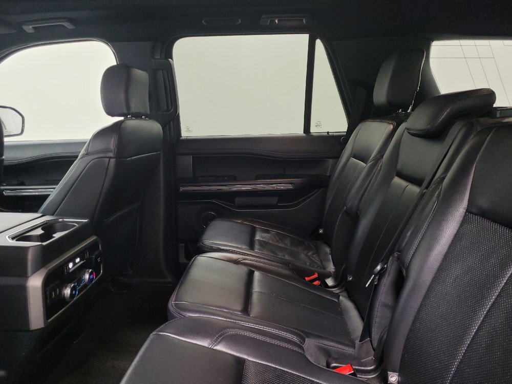 Used 2020 Ford Expedition XLT w/ Equipment Group 202A AWD/4WD image 18