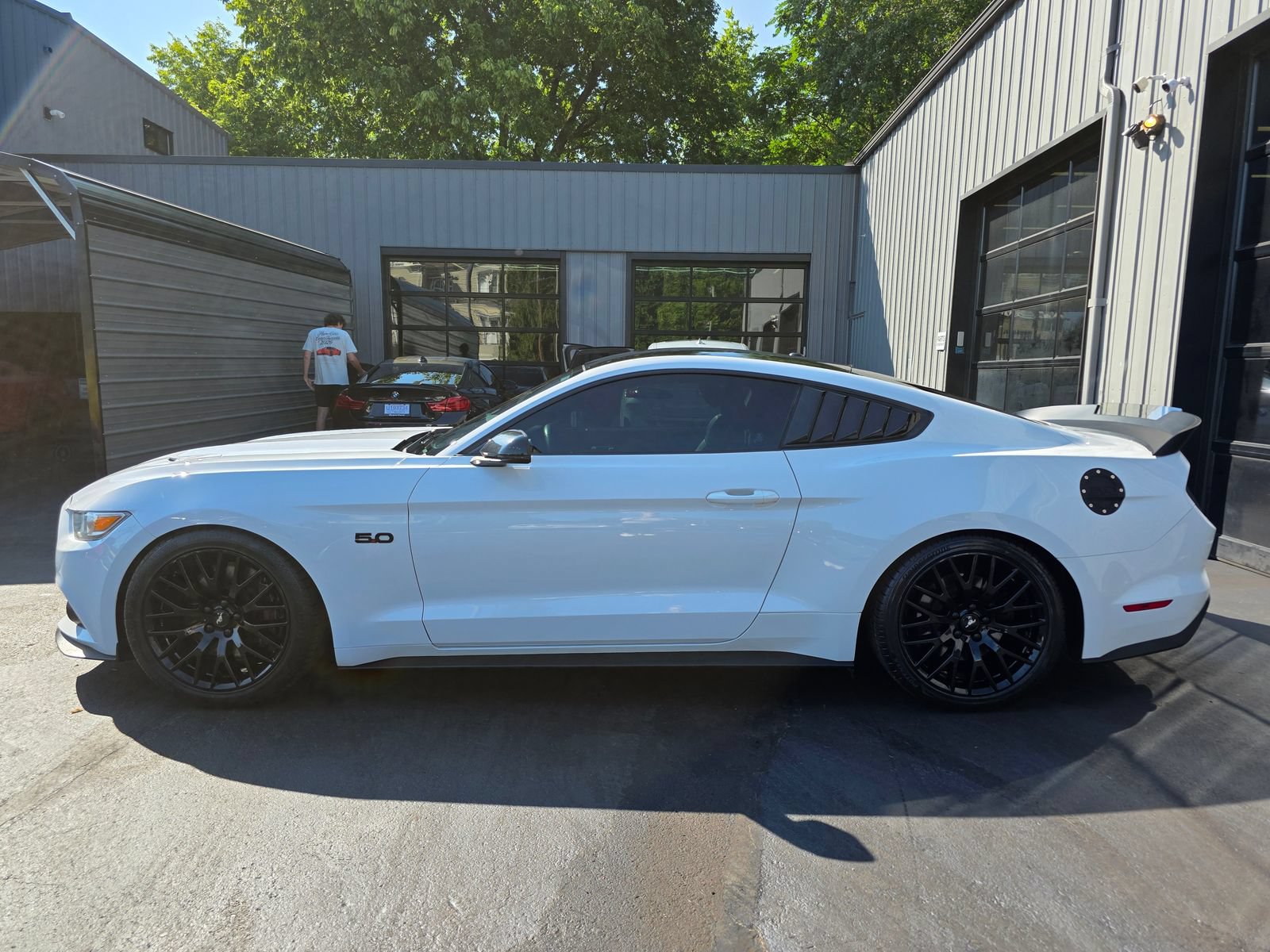 Used 2017 Ford Mustang GT Premium w/ GT Performance Package RWD image 48