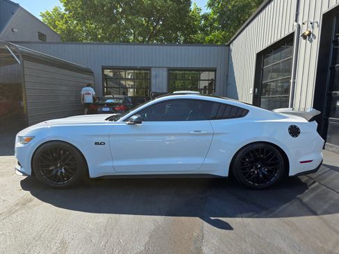 Used 2017 Ford Mustang GT Premium w/ GT Performance Package RWD image 48