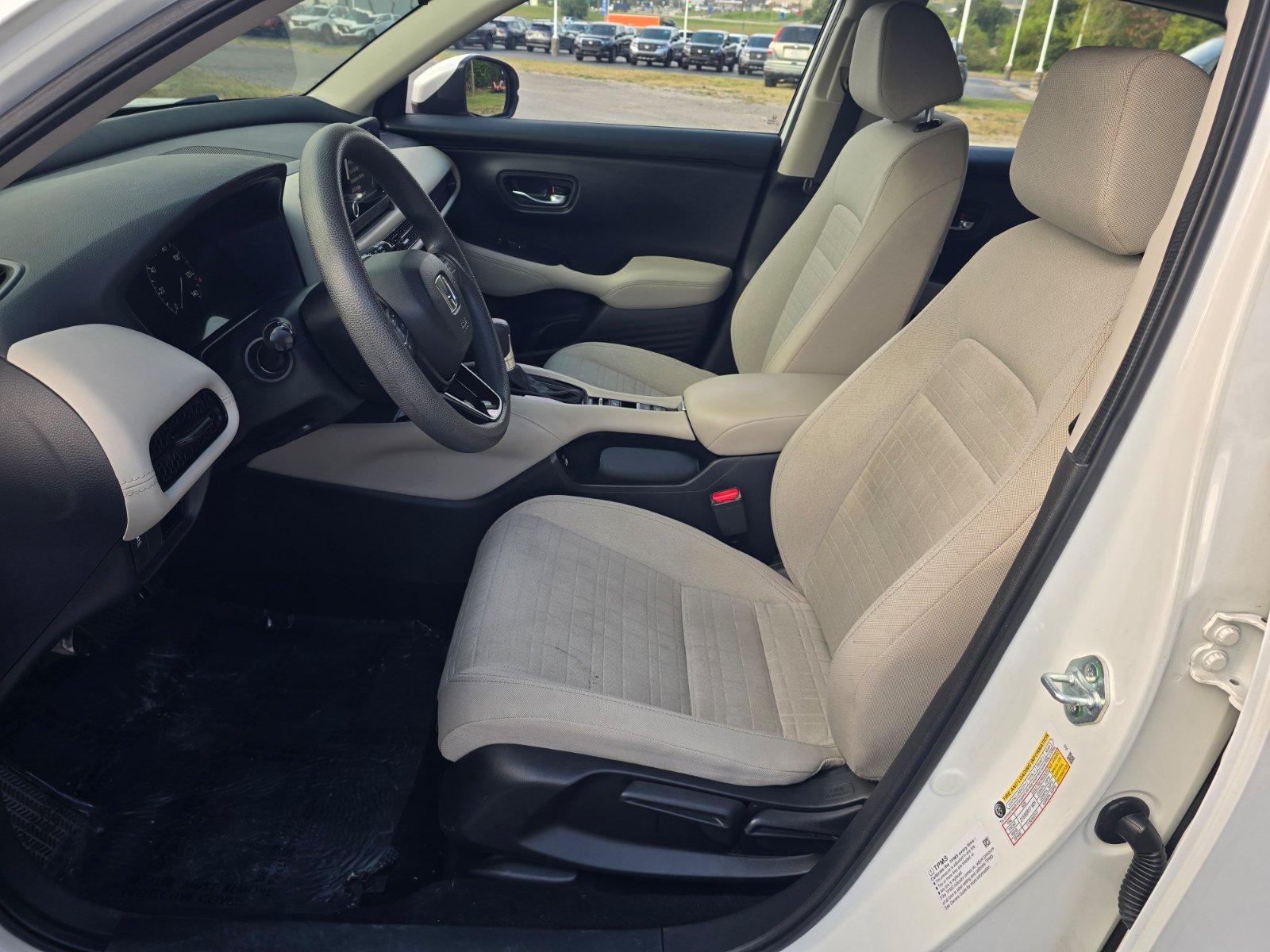 Used 2023 Honda HR-V LX image 12