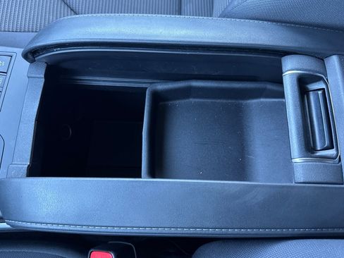 Used 2025 Toyota Highlander LE image 33