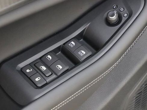 New 2025 Jeep Grand Cherokee L Laredo w/ Luxury Tech Group I AWD/4WD image 15
