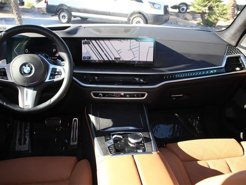 Used 2023 BMW X7 xDrive40i w/ M Sport Package image 19