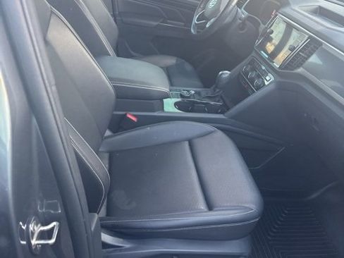 Used 2020 Volkswagen Atlas Cross Sport SEL image 6