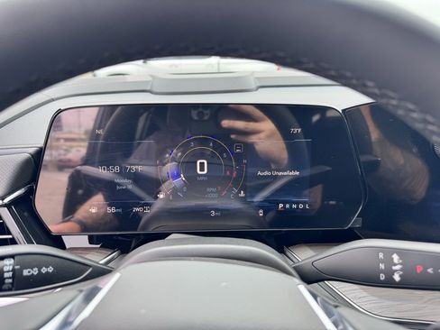 New 2025 Chevrolet Suburban Premier image 17