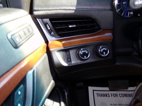 Used 2019 Cadillac Escalade Luxury AWD/4WD image 63
