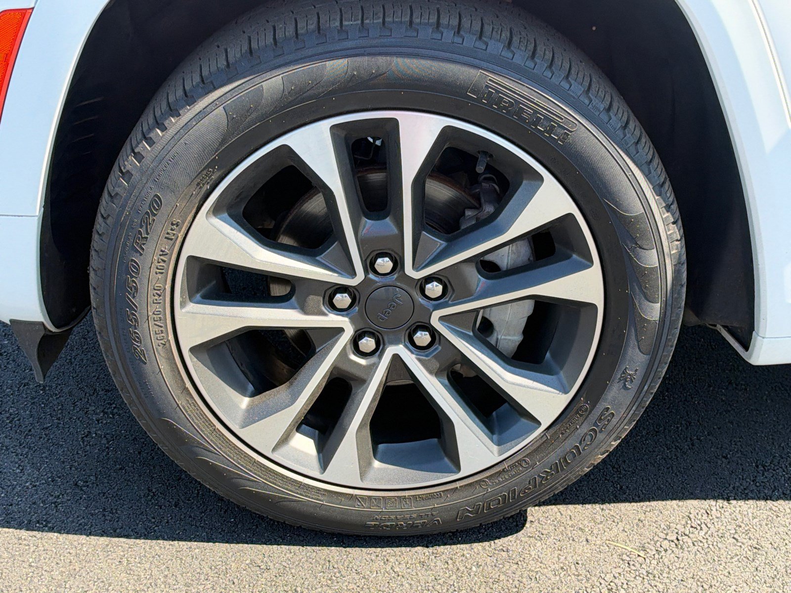 Used 2023 Jeep Grand Cherokee Overland AWD/4WD image 11