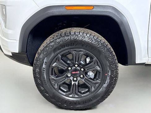 Used 2025 GMC Canyon Elevation RWD image 28