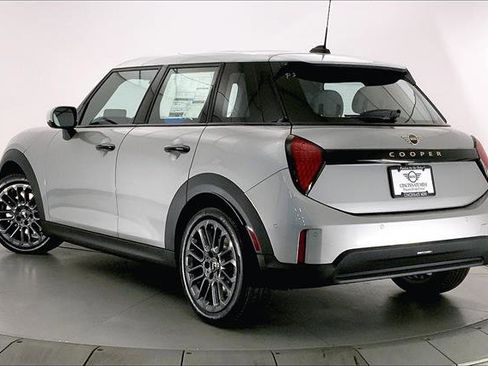 Used 2026 MINI Cooper 4-Door Hardtop image 2