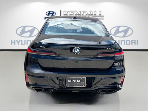 Used 2023 BMW 760i xDrive w/ Executive Package AWD/4WD image 5