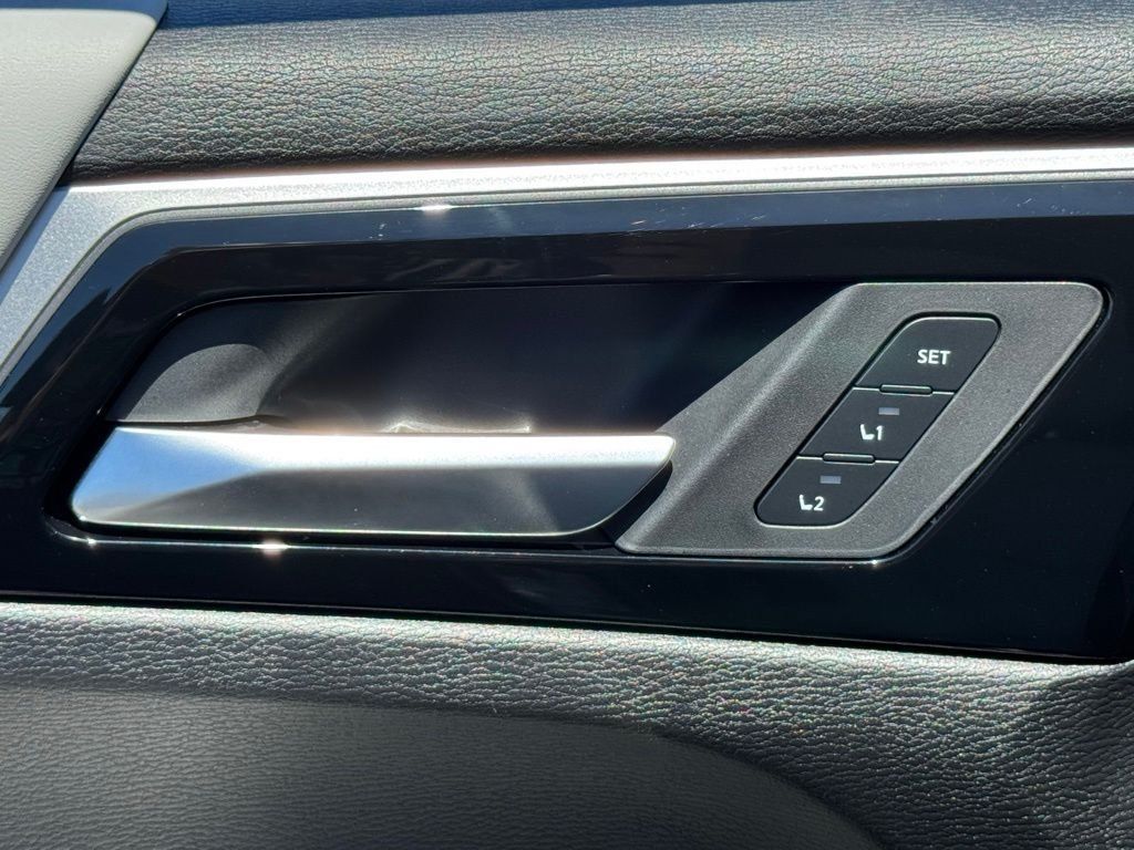 Used 2025 Mitsubishi Outlander SEL FWD image 19
