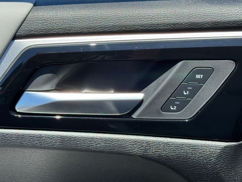 Used 2025 Mitsubishi Outlander SEL FWD image 19