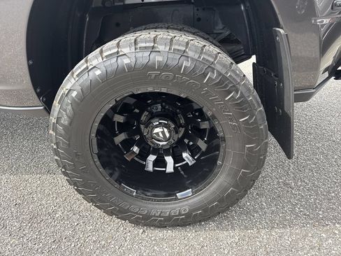 Used 2024 RAM 3500 Big Horn w/ Night Edition AWD/4WD image 19