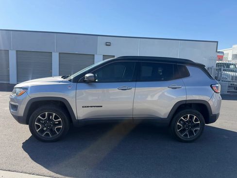 Used 2019 Jeep Compass Trailhawk AWD/4WD image 3